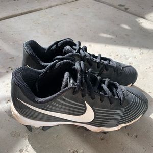 Nike youth baseball cleats